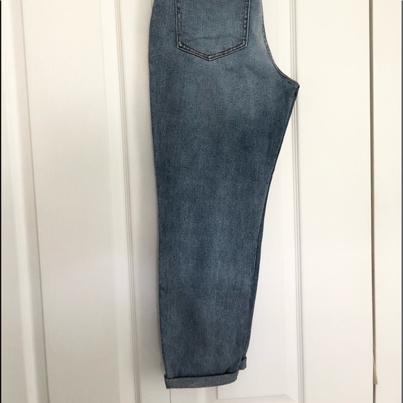 No Boundaries | Juniors High Rise Mom Jeans - Picture 6 of 6